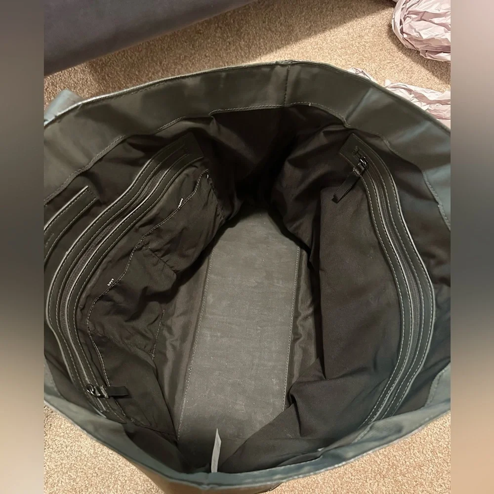 Lululemon All Day Tote and Small Pouch Dark Olive - Picture 4 of 16
